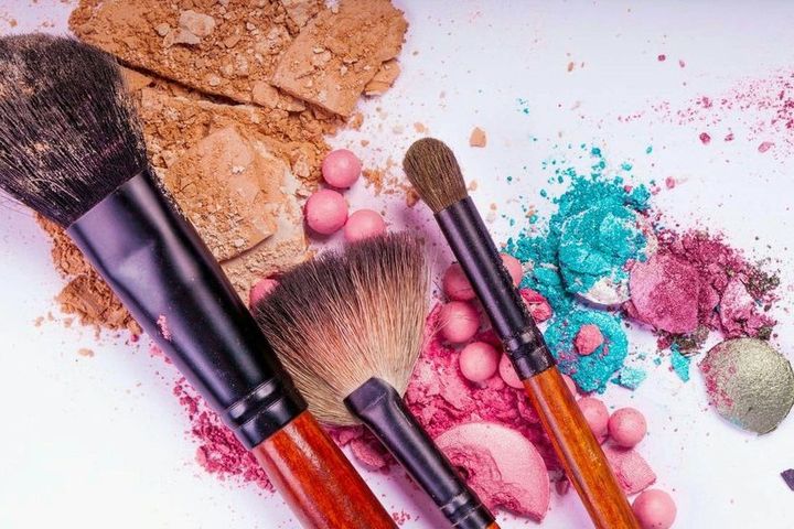 Descubra o Universo das Maquiagens Coloridas